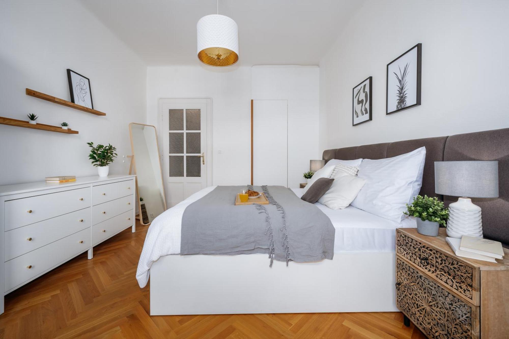 Days - 1bdr - Workspace - Near Castle * Prague