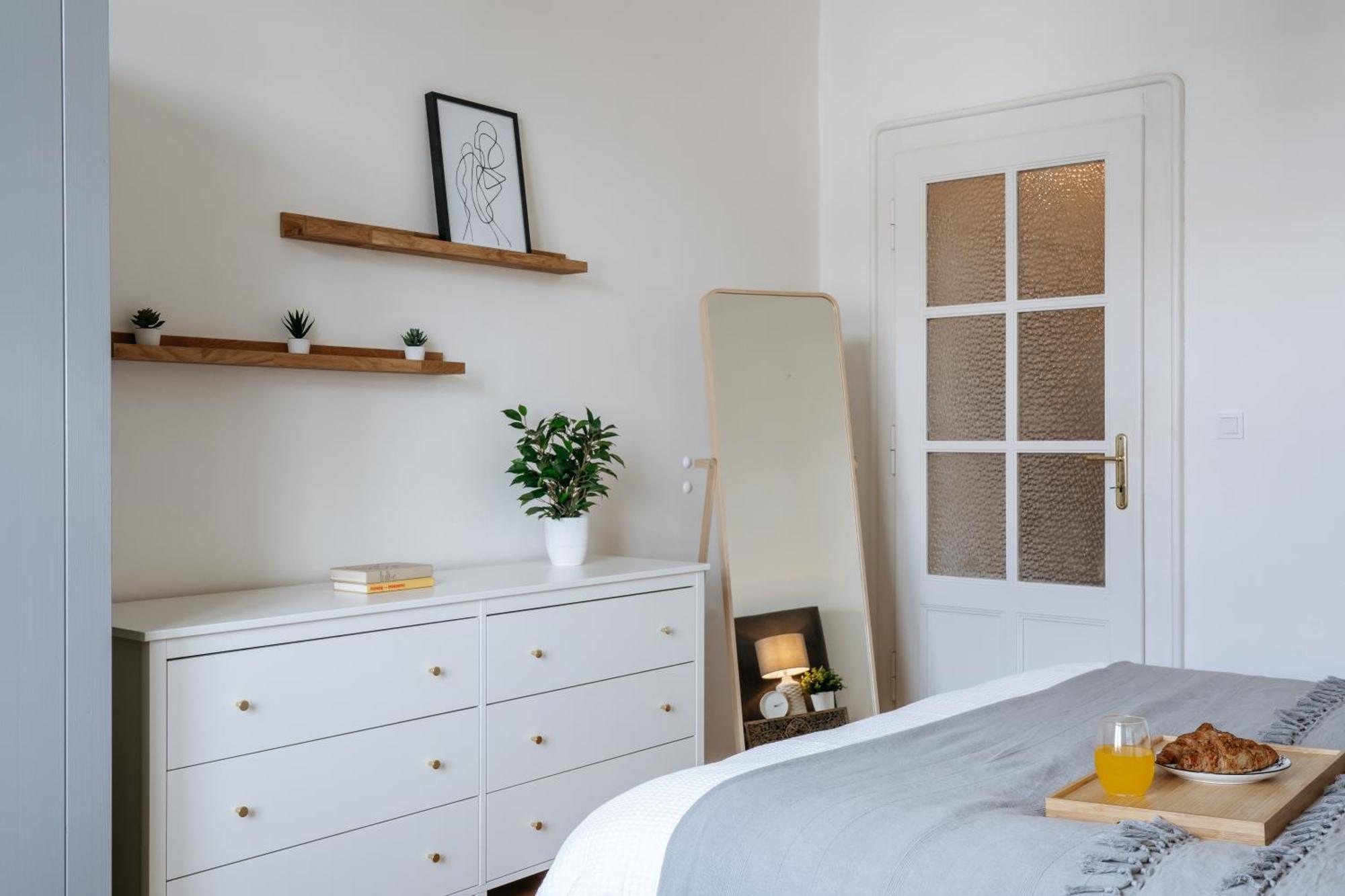 Days - 1bdr - Workspace - Near Castle Apartment Prague