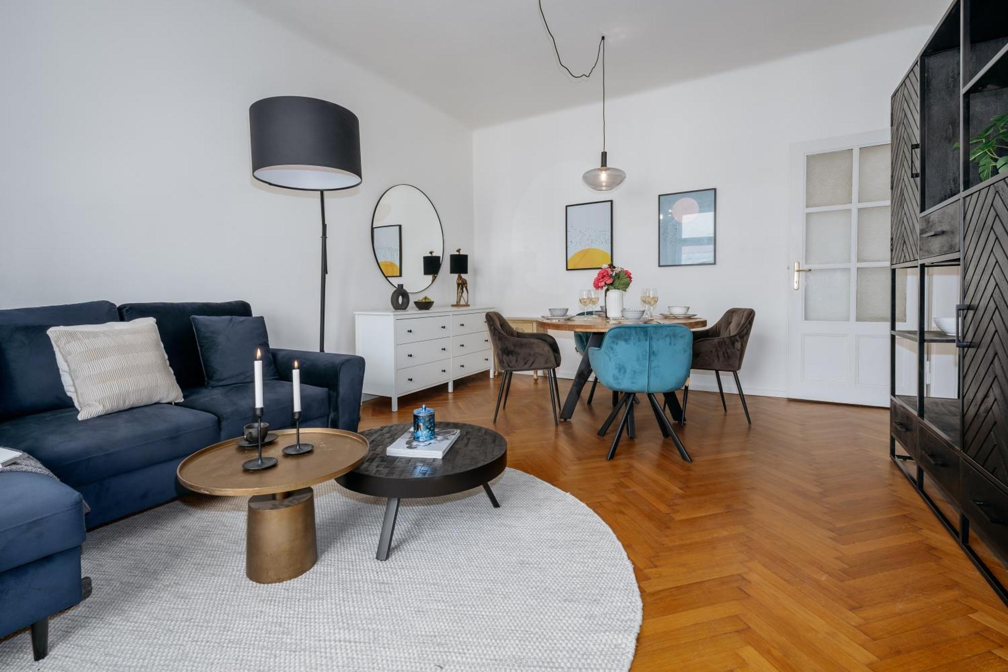 Days - 1bdr - Workspace - Near Castle Prague