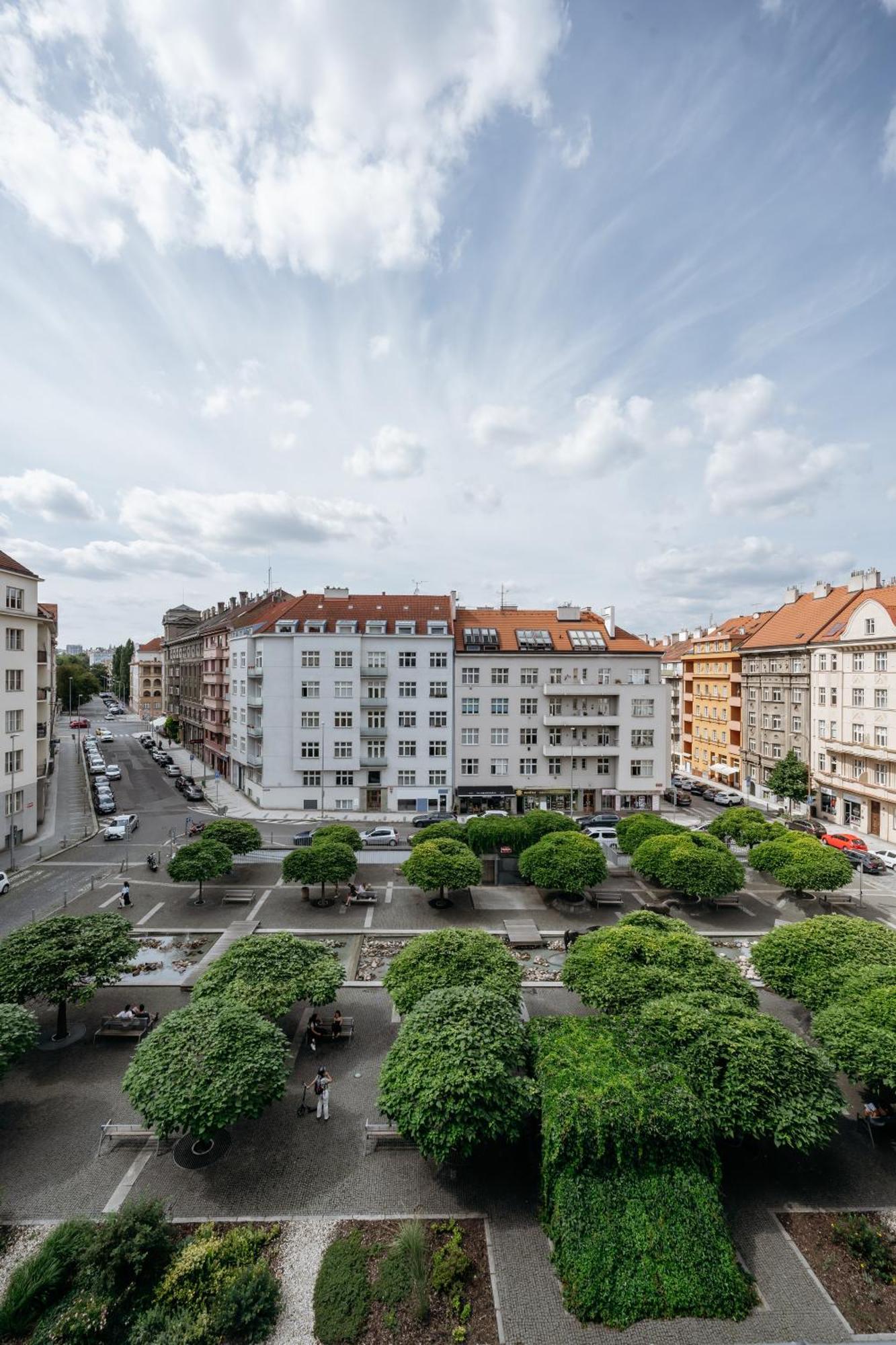 Days - 1bdr - Workspace - Near Castle Prague